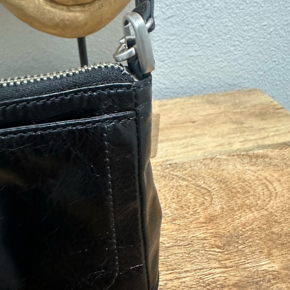 HOBO Black Leather Darcy Convertible Crossbody NWOT - Picture 3 of 6